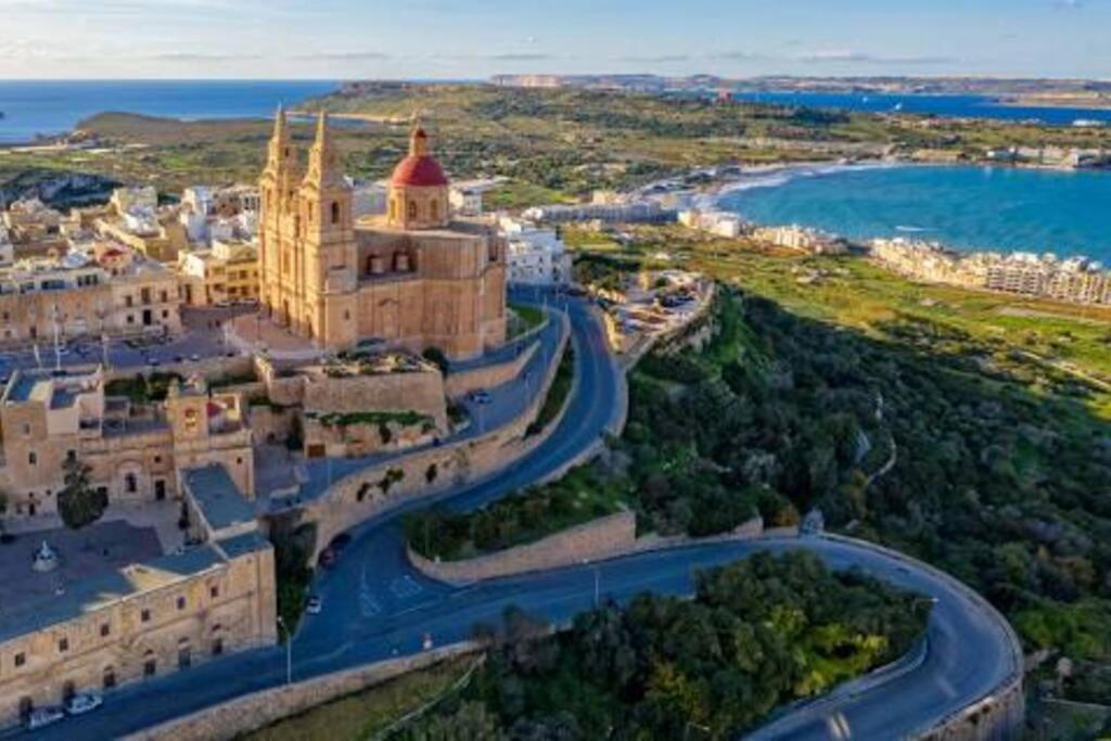 Seaside Serenity - A Lovely Apartment With Views Mellieħa Esterno foto